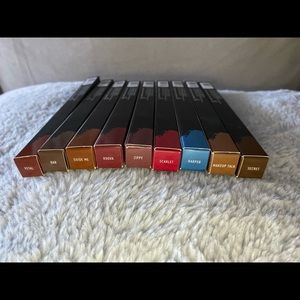 Morphe color pencil for lips and eyes